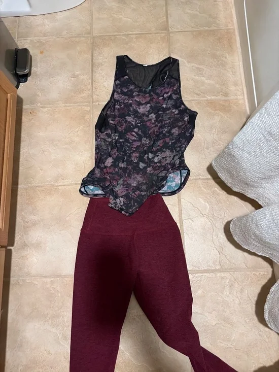 Beyond Yoga matching set and lulu lemon matching tank - Picture 6 of 9